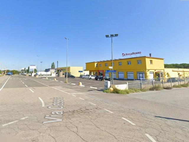 Locale Commerciale in affitto a Viterbo, Lazio