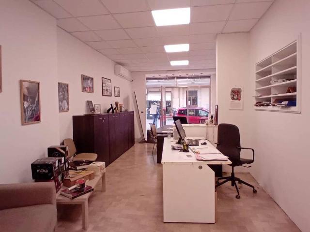 Locale Commerciale in affitto a Viterbo, Lazio