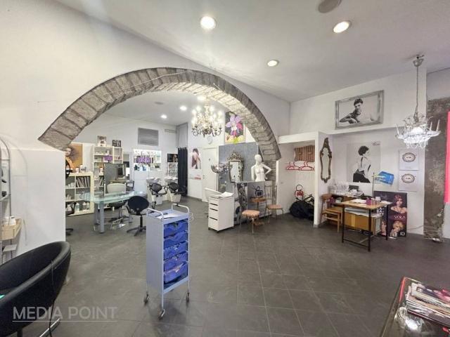 Locale Commerciale in affitto a Viterbo, Lazio