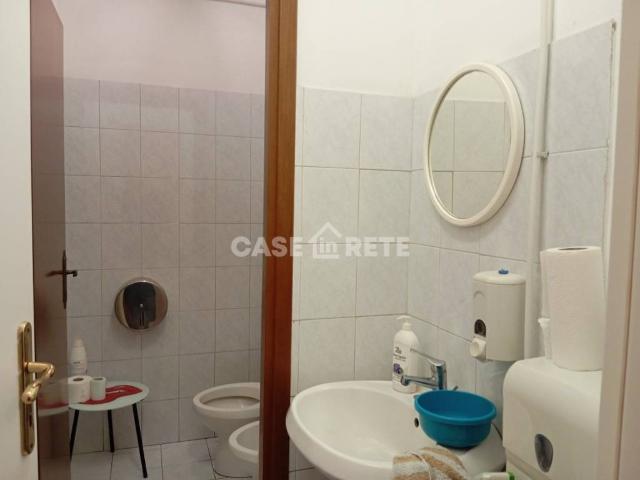 Locale Commerciale in affitto a Villanova, Viterbo