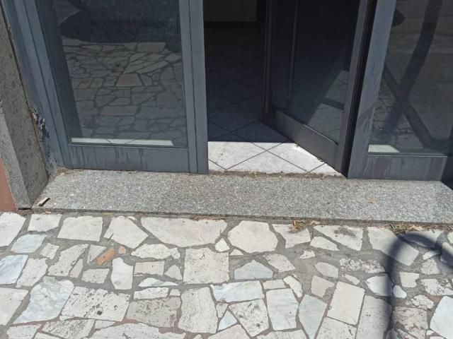 Locale Commerciale in affitto a Villanova, Viterbo
