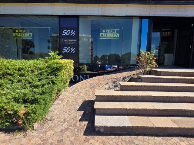 Locale Commerciale in affitto a Villanova, Viterbo