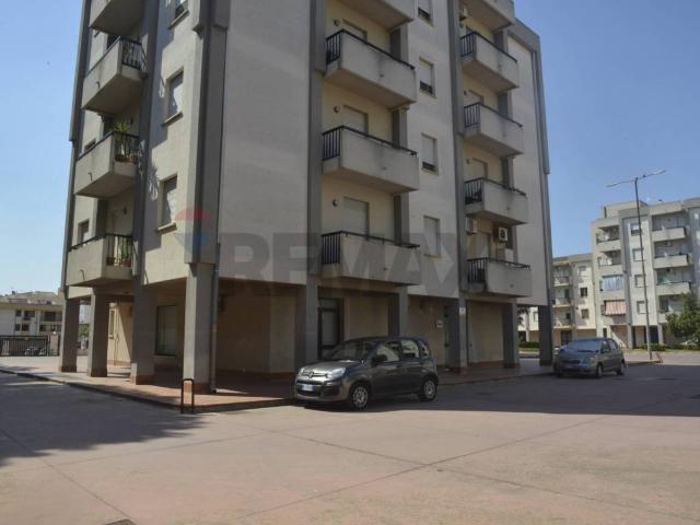 Locale Commerciale in affitto a Vittoria, Sicilia