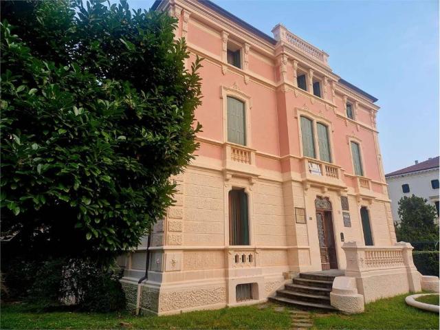 Locale Commerciale in affitto a Olarigo, Vittorio Veneto