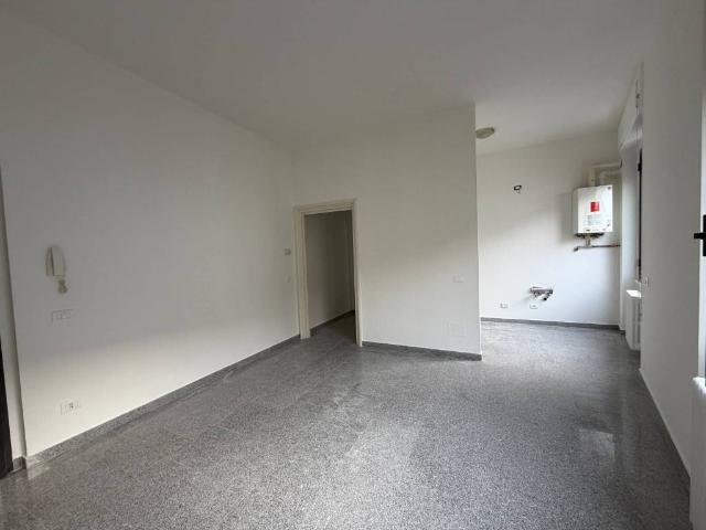 Locale Commerciale in affitto a Benvenuti, Voghera