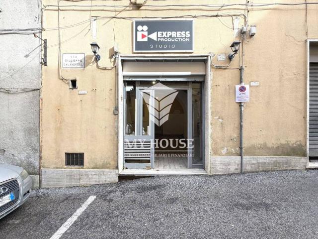 Locale Commerciale in affitto a Borgo San Martino, Roma Capitale