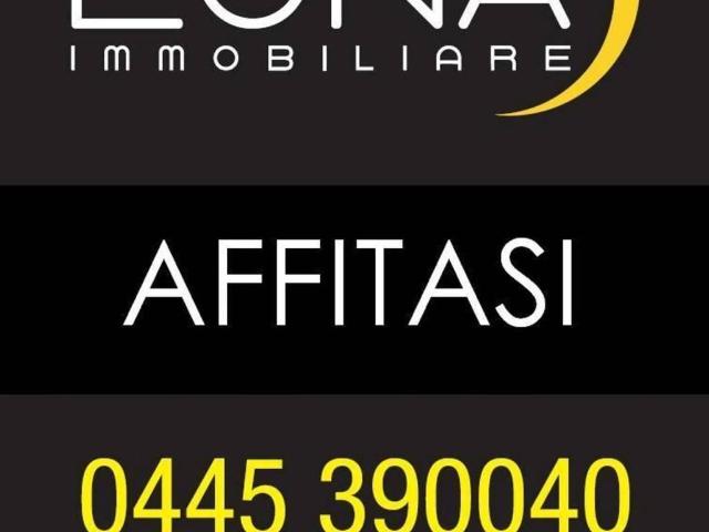 Locale Commerciale in affitto a Zanè, Veneto