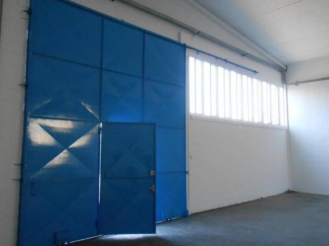 Locale Commerciale in affitto a Unione dei Comuni I Fontanili, Zibido San Giacomo