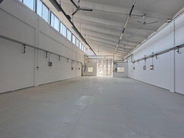 Locale Commerciale in affitto a Unione dei comuni Valli del Reno, Lavino e Samoggia, Zola Predosa