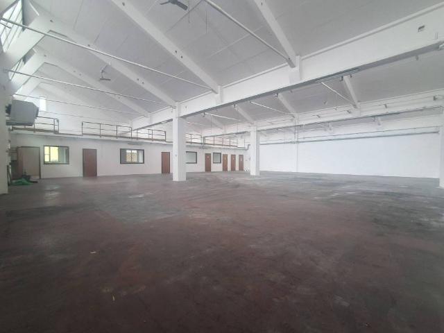 Locale Commerciale in affitto a Unione dei comuni Valli del Reno, Lavino e Samoggia, Zola Predosa