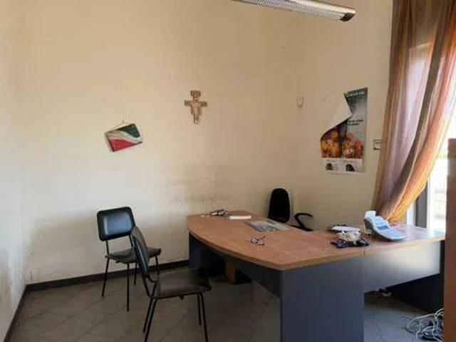 Locale Commerciale in affitto a Puglia, Lecce