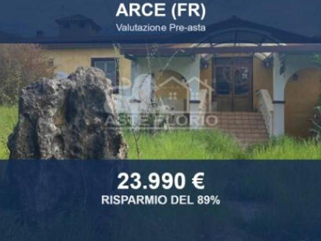 Locale Commerciale in vendita a Arce, Frosinone