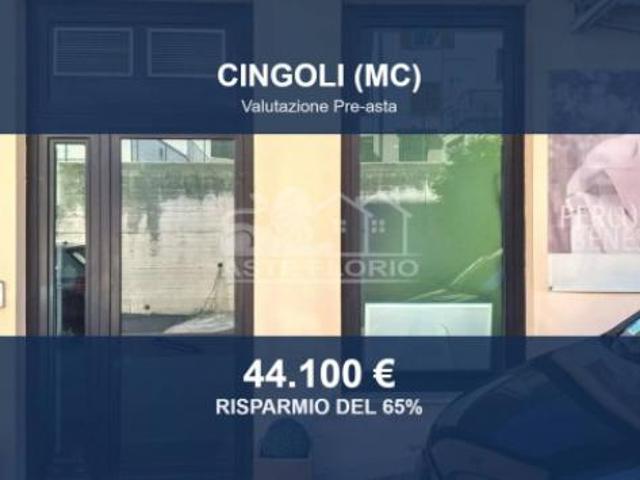Locale Commerciale in vendita a Pozzo, Marche