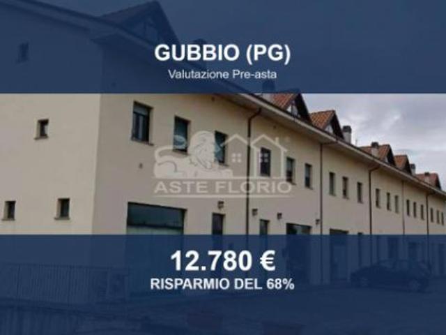 Locale Commerciale in vendita a Gubbio, Umbria