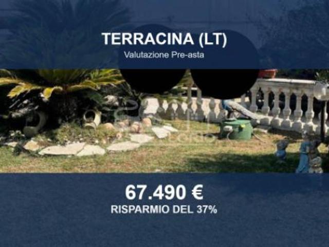 Capannone in vendita a Terracina, Latina