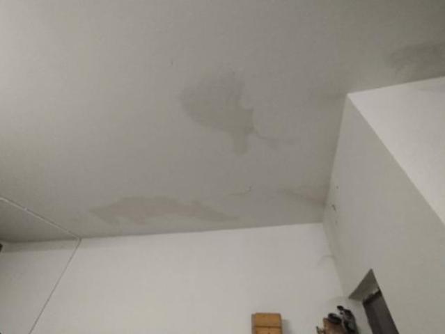 Locale Commerciale in vendita a Roncola, Treviolo