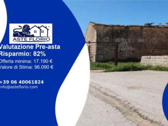 Capannone in vendita a Vittoria, Sicilia