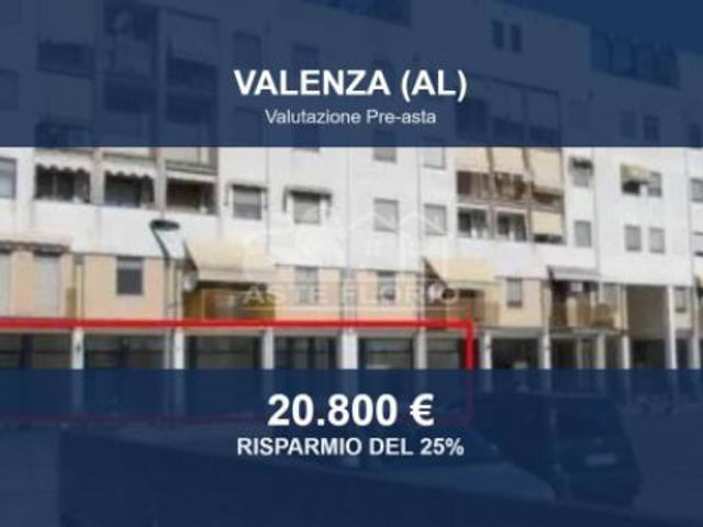 Locale Commerciale in vendita a Piemonte, Alessandria