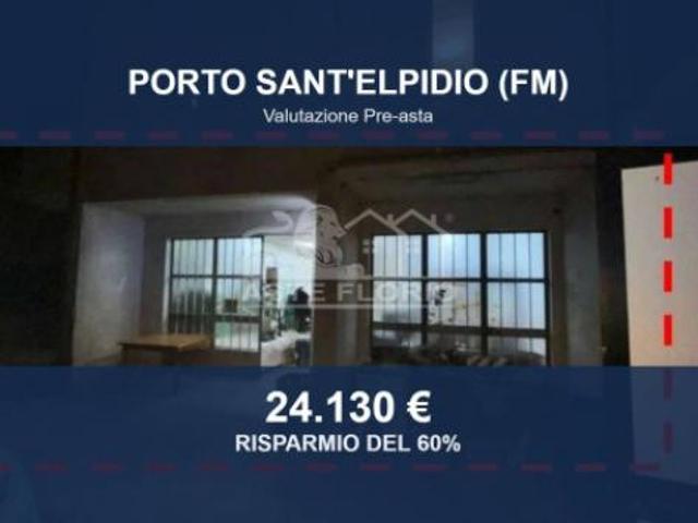 Locale Commerciale in vendita a Marche, Fermo