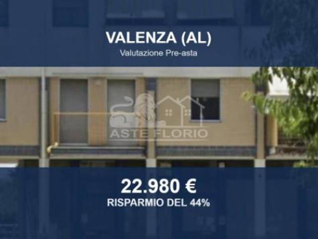 Locale Commerciale in vendita a Piemonte, Alessandria