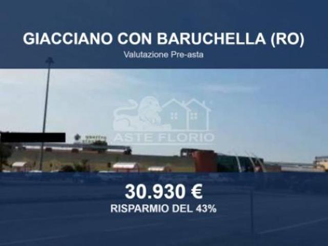 Locale Commerciale in vendita a Giacciano Con Baruchella, Veneto
