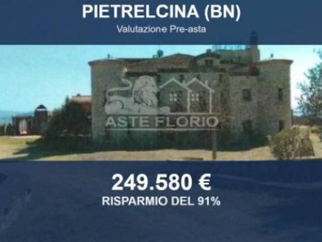 Locale Commerciale in vendita a Pietrelcina, Campania