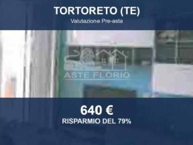 Capannone in vendita a Unione dei Comuni della Val Vibrata, Tortoreto