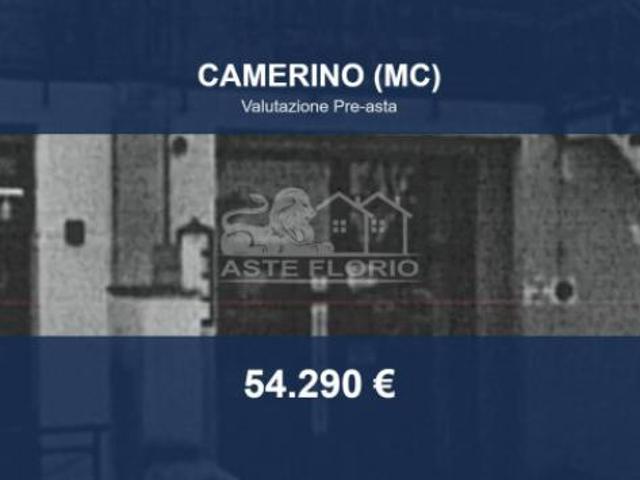 Locale Commerciale in vendita a Marche, Macerata