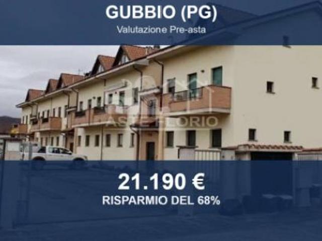 Locale Commerciale in vendita a Gubbio, Umbria