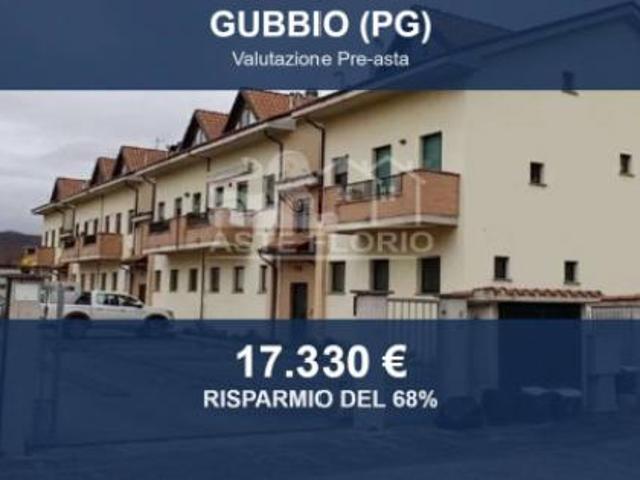 Locale Commerciale in vendita a Gubbio, Umbria