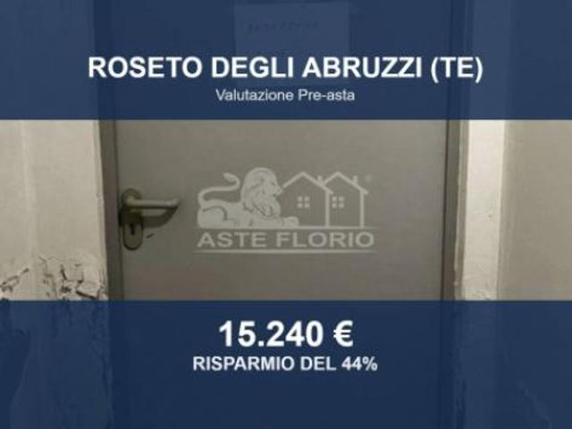 Capannone in vendita a Roseto degli Abruzzi, Teramo
