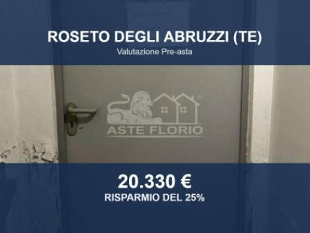 Capannone in vendita a Roseto Degli Abruzzi, Abruzzo