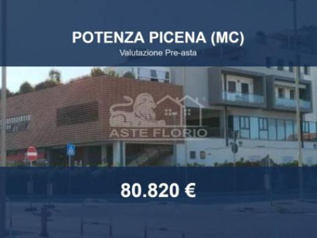 Capannone in vendita a Marche, Macerata