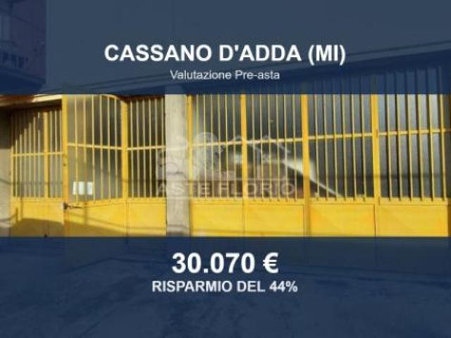 Locale Commerciale in vendita a Cassano d'Adda, Milano