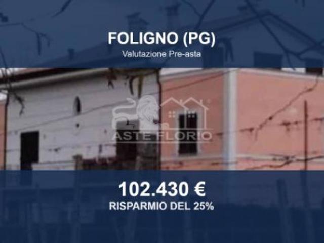 Villa Indipendente in vendita a Fiamenga, Foligno