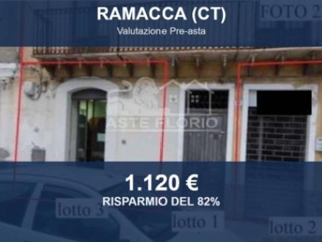 Locale Commerciale in vendita a Ramacca, Sicilia