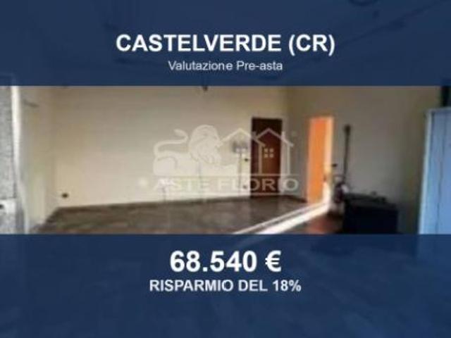 Locale Commerciale in vendita a Castelverde, Lombardia