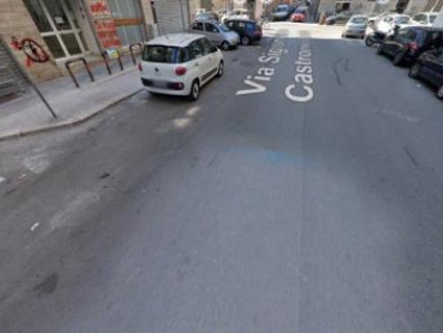 Box in vendita a Puglia, Bari