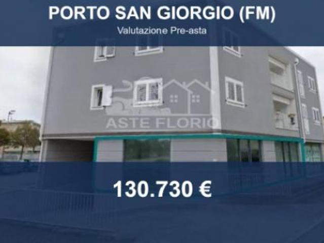Locale Commerciale in vendita a Marche, Fermo
