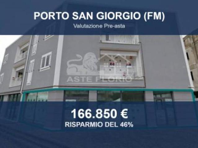Locale Commerciale in vendita a Marche, Fermo