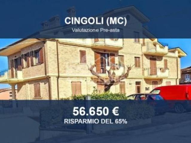 Locale Commerciale in vendita a Marche, Macerata