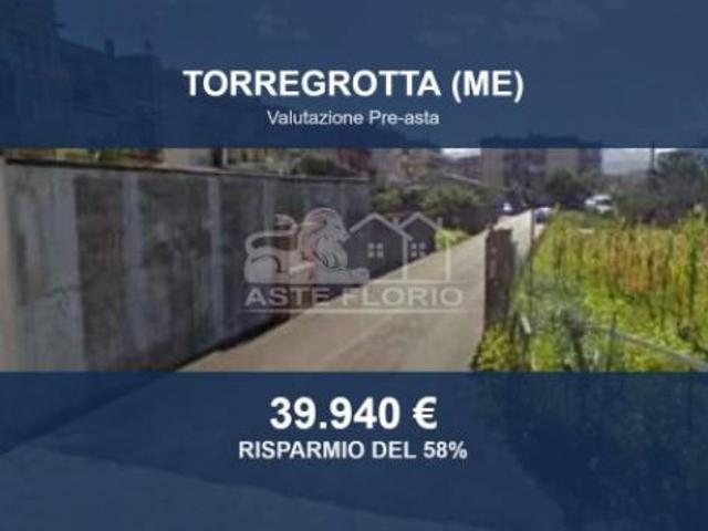 Locale Commerciale in vendita a Torregrotta, Sicilia