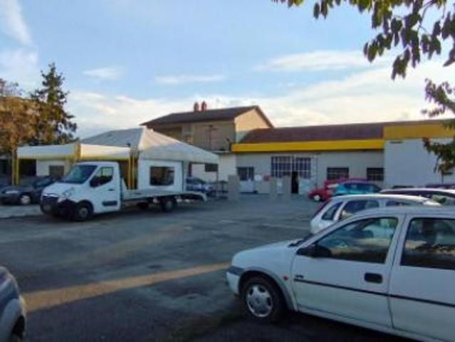 Locale Commerciale in vendita a Cortona, Toscana