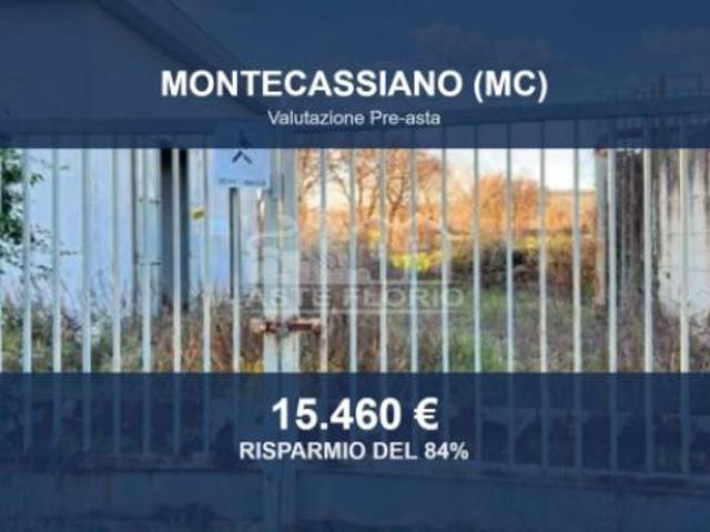 Locale Commerciale in vendita a Marche, Macerata