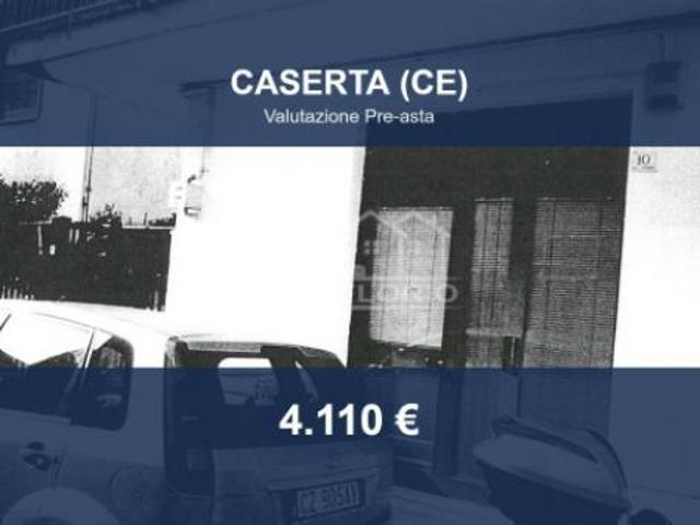 Capannone in vendita a Caserta, Campania