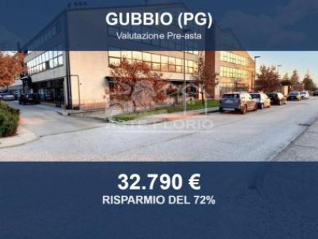 Locale Commerciale in vendita a Gubbio, Umbria