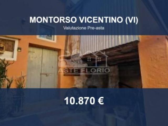 Capannone in vendita a Montorso Vicentino, Veneto