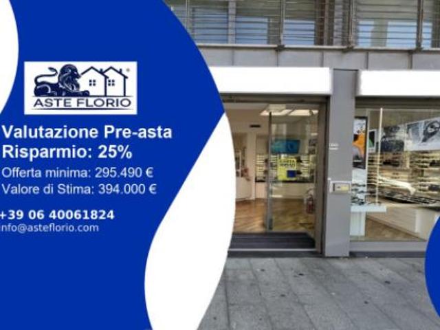 Locale Commerciale in vendita a Sampierdicanne, Chiavari