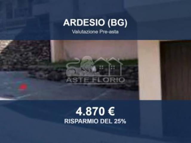 Box in vendita a Ardesio, Lombardia