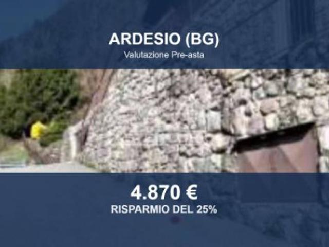 Box in vendita a Ardesio, Lombardia